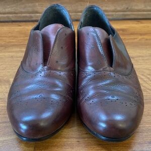 Munro Yale Women’s Laceless Leather Oxfords